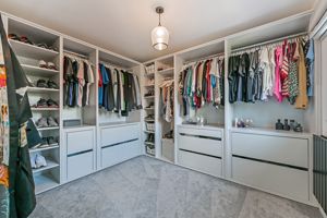 Walk In Wardrobe- click for photo gallery